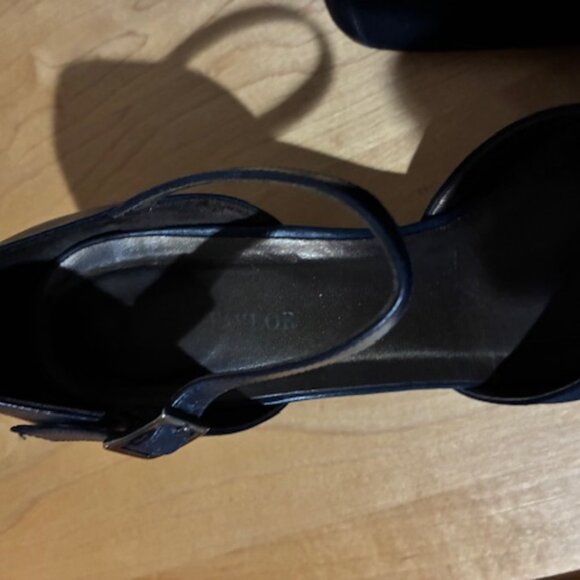 Women's Mary Janes with Open Vamp - Picture 6 of 6